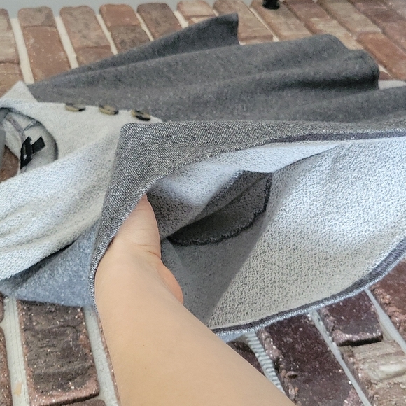 AB Studio Lightweight Pacho Size Small - Picture 4 of 10